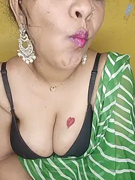 Love_me_7 live cam on StripChat