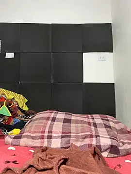 Chloe_Leaozinho live cam on StripChat