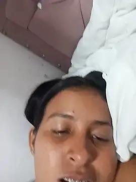 Hurtad_12 live cam on StripChat