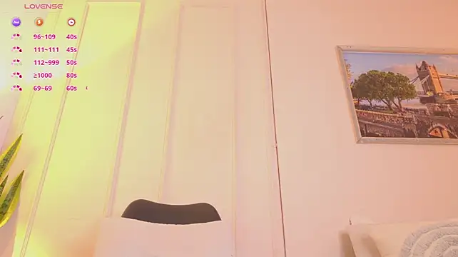 Zuzu_sweet live cam on StripChat