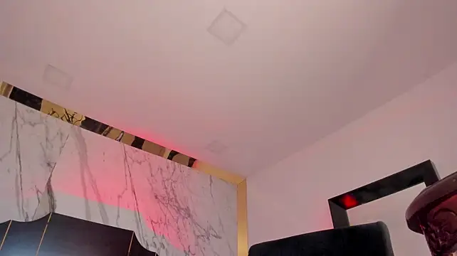 Bylie_Hills live cam on StripChat