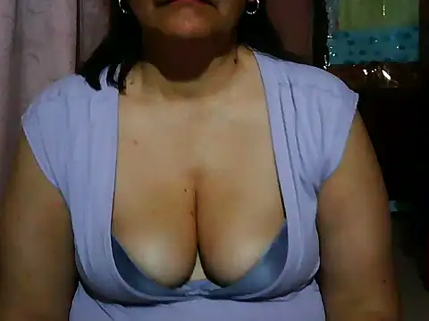 BiancaSteel live cam on StripChat