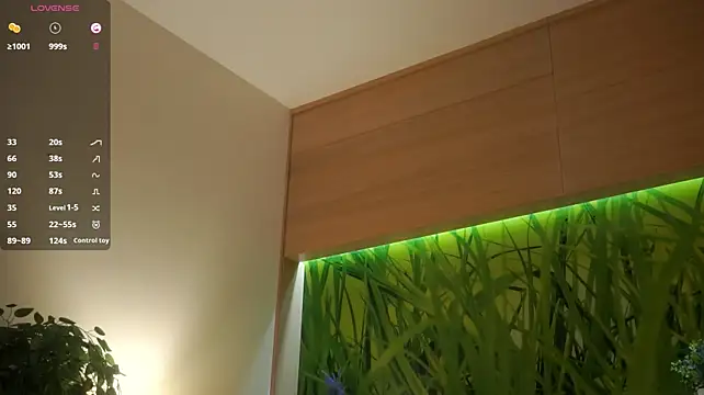 MarlinVarian live cam on StripChat