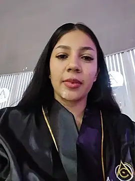 KamyGlam live cam on StripChat