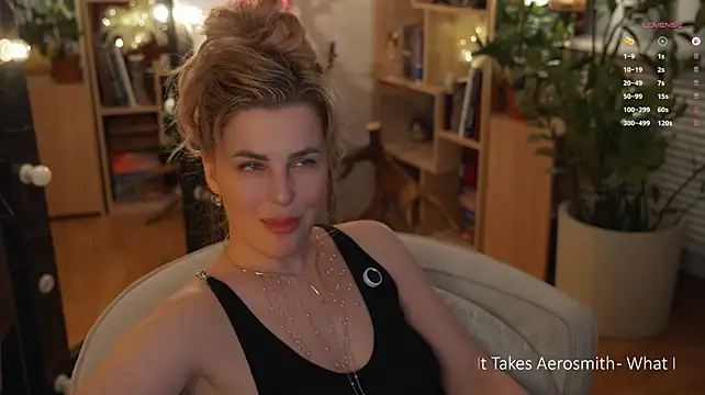 Lady--M live sex cam