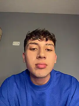 OLIVER_K live cam on StripChat
