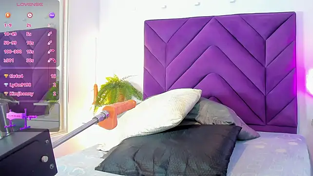 Aprilberri live cam on StripChat