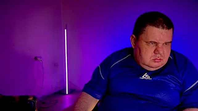 chubby_daddy live cam on StripChat
