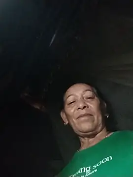mouth22 live cam on StripChat