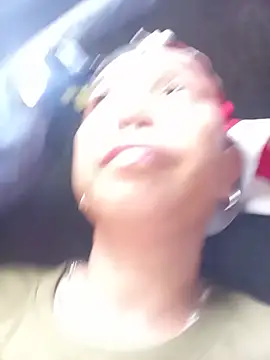 Henry-2k live cam on StripChat