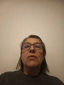 nocturnewhisper live cam on StripChat