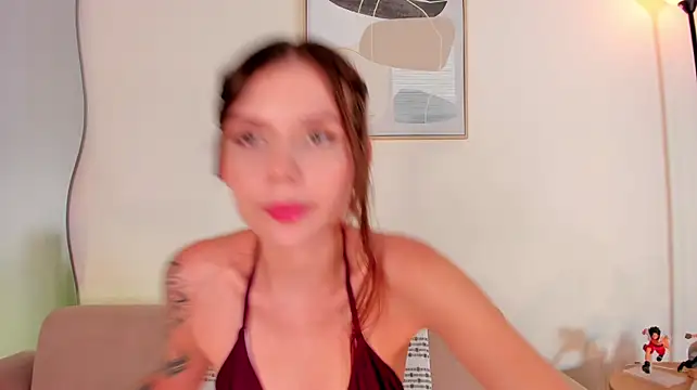 Mirandameow live cam on StripChat