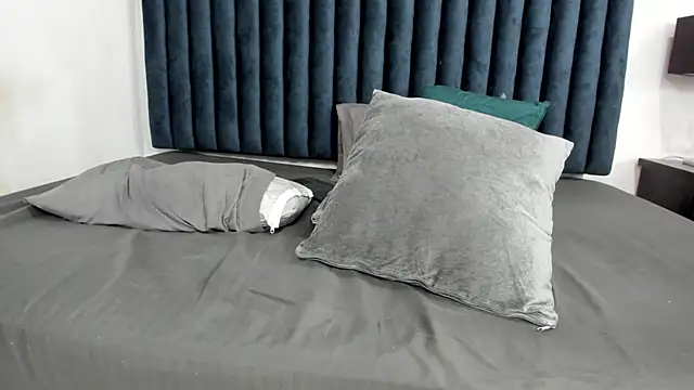 Sam_Roos live cam on StripChat