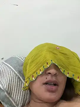 Miss_kanika76 live cam on StripChat