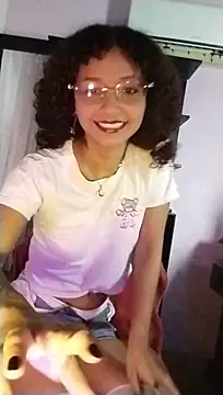 MIlan333X live cam on StripChat