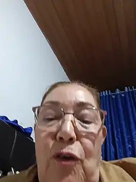 Vicky_Rosse live cam on StripChat