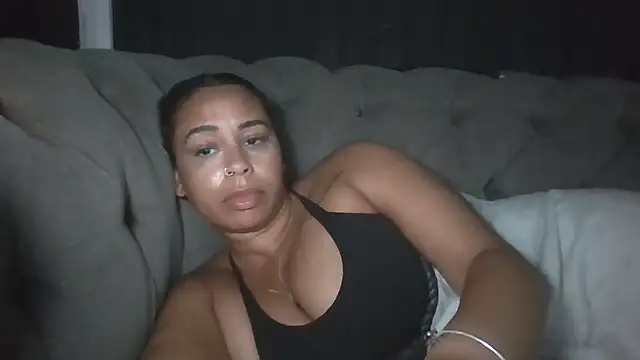 AriesBaddiee_ live cam on StripChat