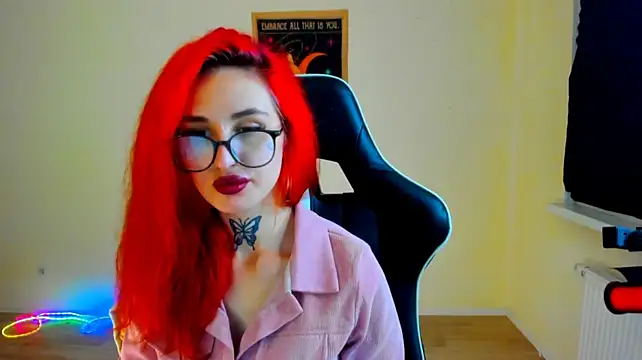 your_tora live cam on StripChat