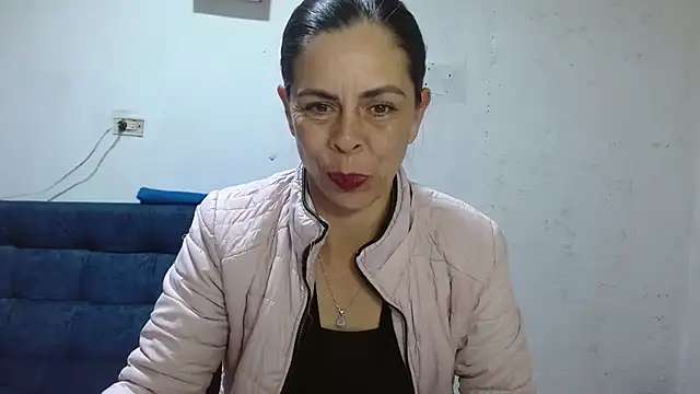 Marilyn_xxxx live cam on StripChat