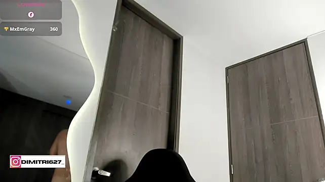 Dimitri_Bass live cam on StripChat