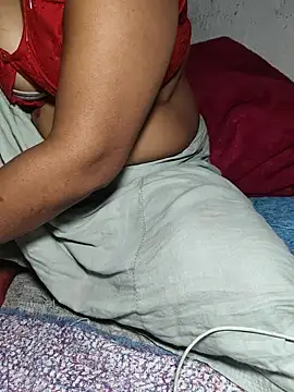 POOJACOUPLE live cam on StripChat