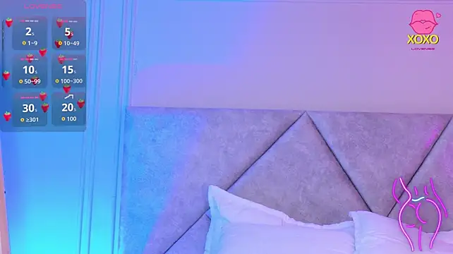 CloeeMilleer live cam on StripChat