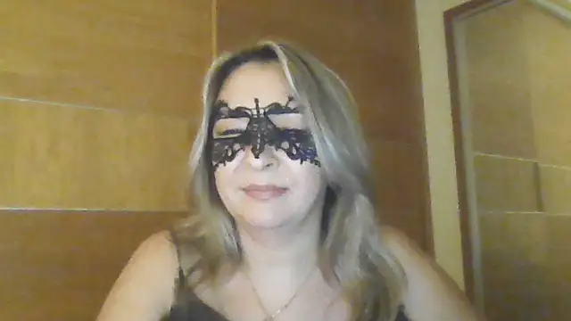 Nayelik live cam on StripChat