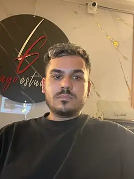 LatinBearX live cam on StripChat