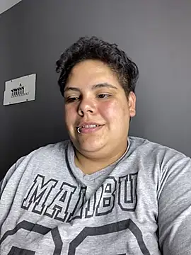 Hailey_Curvy live cam on StripChat