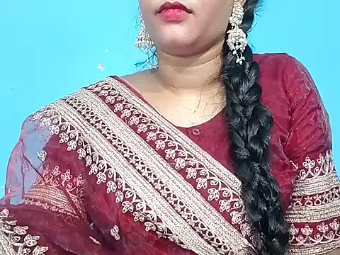 Adhiti_1 live cam on StripChat