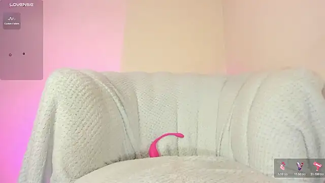 lylah_brosst live cam on StripChat