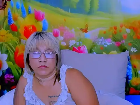 indianroxy live cam on StripChat