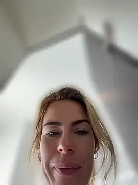 oliviafranciis live sex cam