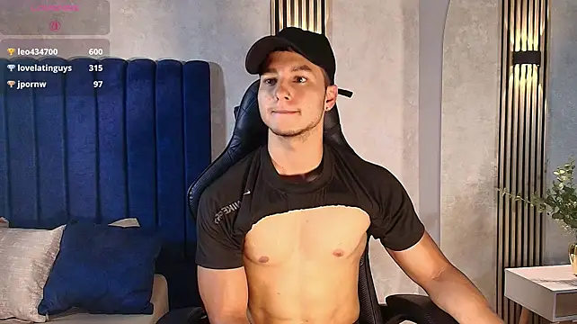 Noah_Clarkk live cam on StripChat