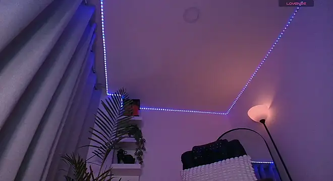dalilathoms_ webcam