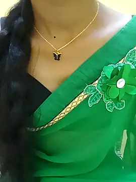 Hotty_varsha_ live cam on StripChat