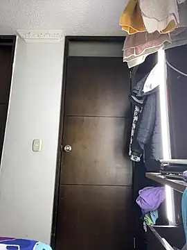 sandylau (F milf) - hello guys, naked + squirt
