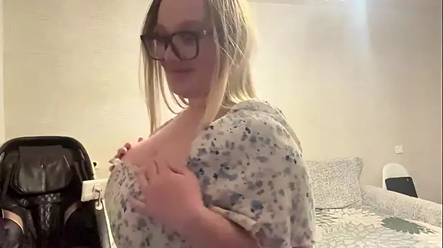ConceptionDecourt live cam on StripChat