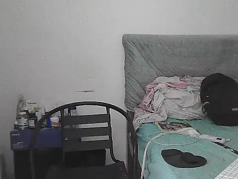 alphalatinobearx live cam on StripChat