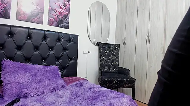 conni_f00x live cam on StripChat