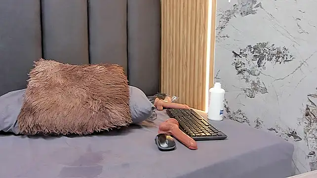 SAMANTHABENET live cam on StripChat