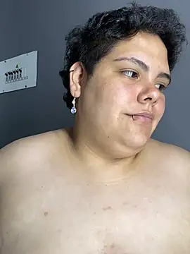 Hailey_Curvy live cam on StripChat