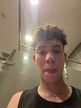 yoursexyjose webcam