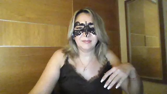 Nayelik live cam on StripChat