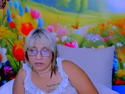indianroxy live cam on StripChat