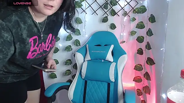 Nika_1_ live cam on StripChat