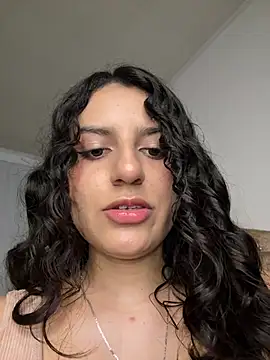 OhMySelenyx3 live cam on StripChat