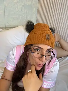 naughty_flower18 live cam on StripChat