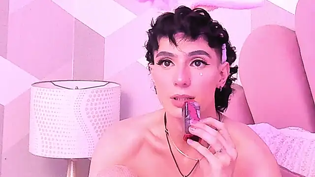 KylieMonnett live cam on StripChat