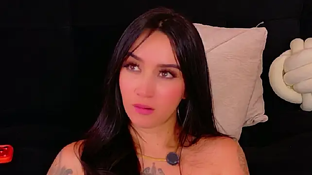 EmmyEvans1 live cam on StripChat